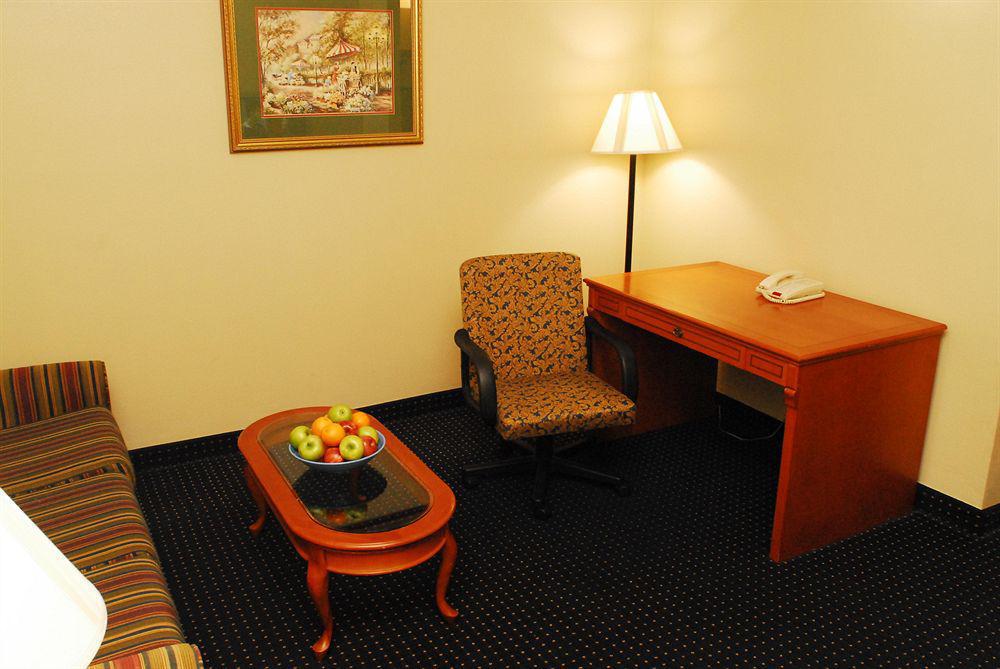 Savannah Gateway Hotel & Suites 조지타운 객실 사진
