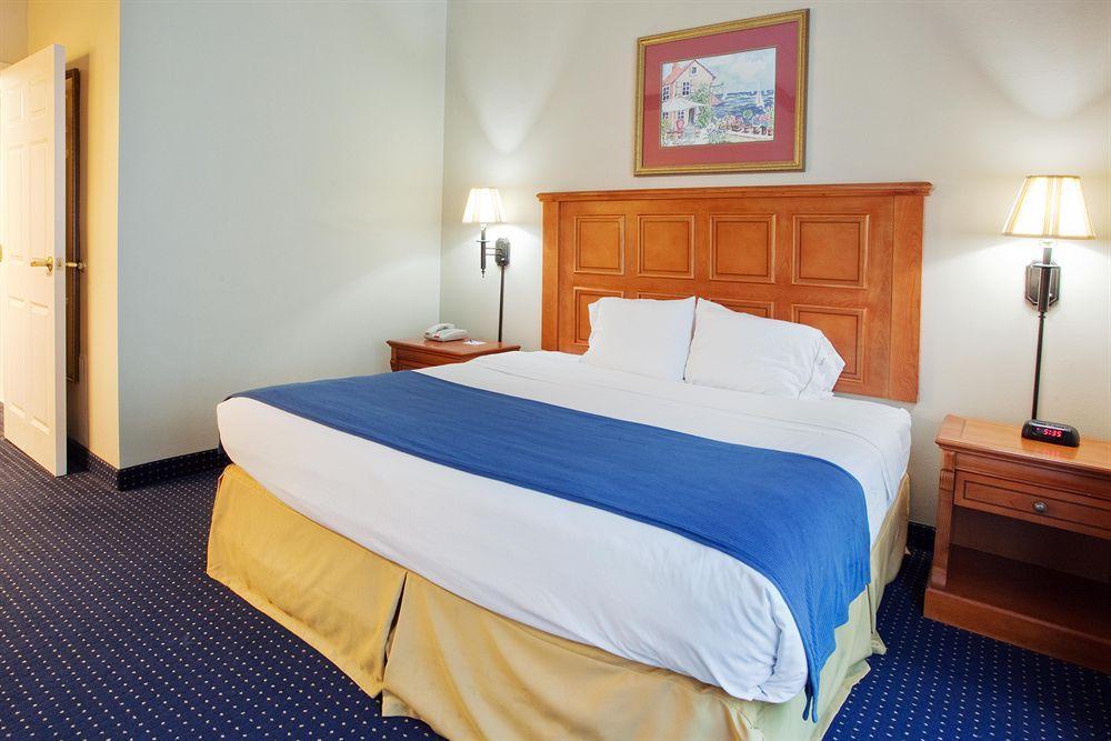 Savannah Gateway Hotel & Suites 조지타운 객실 사진
