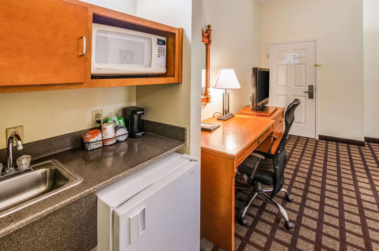 Savannah Gateway Hotel & Suites 조지타운 외부 사진